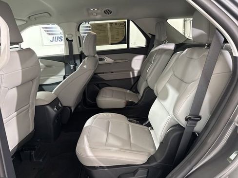 Used 2025 Ford Explorer Active w/ Active Comfort Package image 18