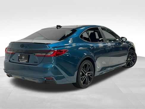 Used 2025 Toyota Camry XSE FWD image 5