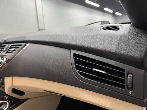 Used 2011 BMW Z4 sDrive30i image 49