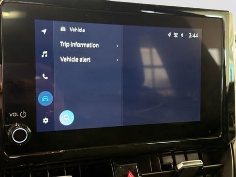 Used 2025 Toyota Corolla Cross XLE image 14