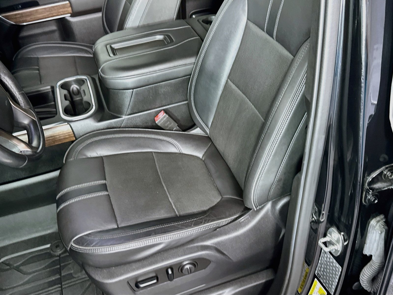 Used 2020 Chevrolet Silverado 2500 High Country w/ Z71 Off-Road Package AWD/4WD image 20