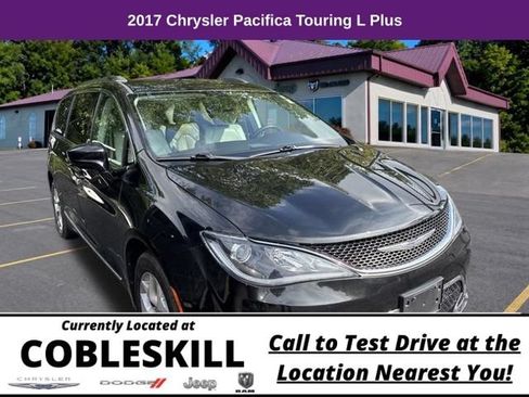 Used 2017 Chrysler Pacifica Touring-L Plus FWD image 1