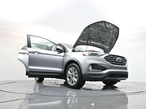 Used 2024 Ford Edge Titanium image 32