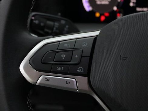 New 2026 Volkswagen Tiguan SE image 12