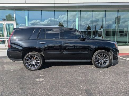 Used 2020 Cadillac Escalade Platinum w/ Escalade Sport Edition image 3