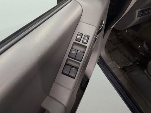 Used 2018 Nissan Frontier SV AWD/4WD image 11