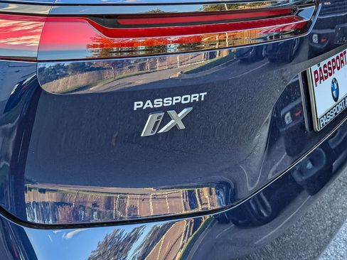 Used 2026 BMW iX xDrive60 w/ Premium Package image 7