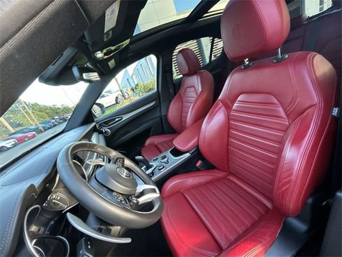 Used 2023 Alfa Romeo Stelvio Veloce image 15