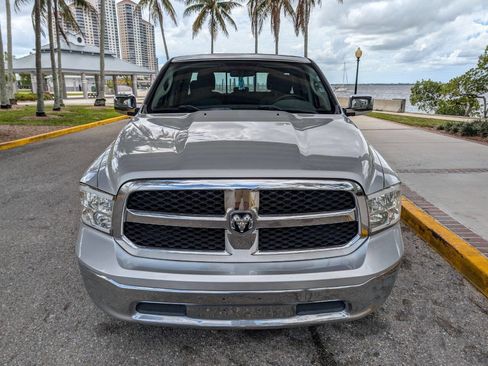 Used 2018 RAM 1500 Classic SLT image 3