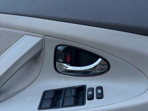 Used 2007 Toyota Camry LE image 16