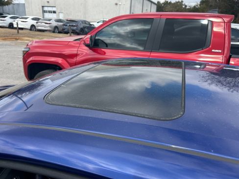 Used 2020 Toyota Corolla SE w/ SE Premium Package image 6