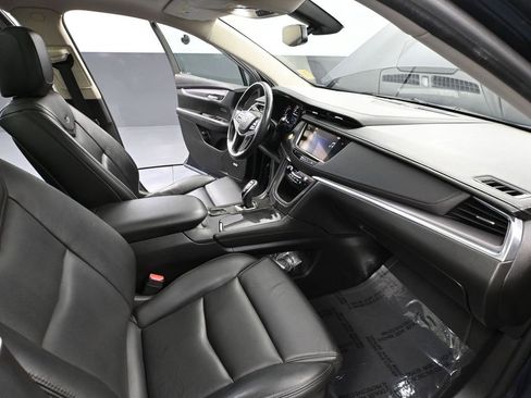 Used 2017 Cadillac XT5 Luxury image 52