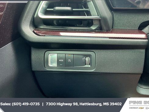 Used 2025 Chevrolet Traverse RS w/ LPO, Floor Liner Package image 23