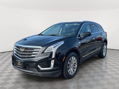 Used 2017 Cadillac XT5 Luxury w/ Driver Awareness Package image 3