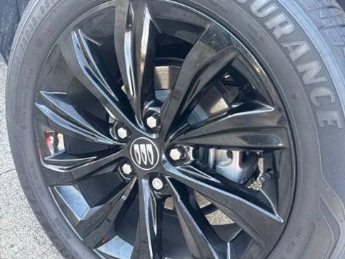 Used 2025 Buick Envista Sport Touring w/ Convenience I Package FWD image 11