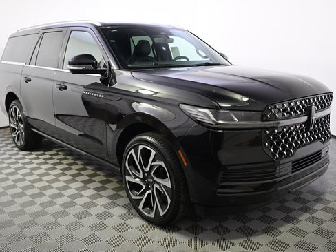 New 2026 Lincoln Navigator L Black Label AWD/4WD image 8