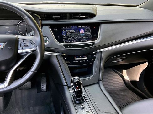 Used 2023 Cadillac XT6 Luxury FWD image 7