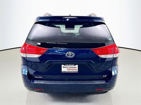 Used 2012 Toyota Sienna LE w/ Towing Pkg FWD image 6