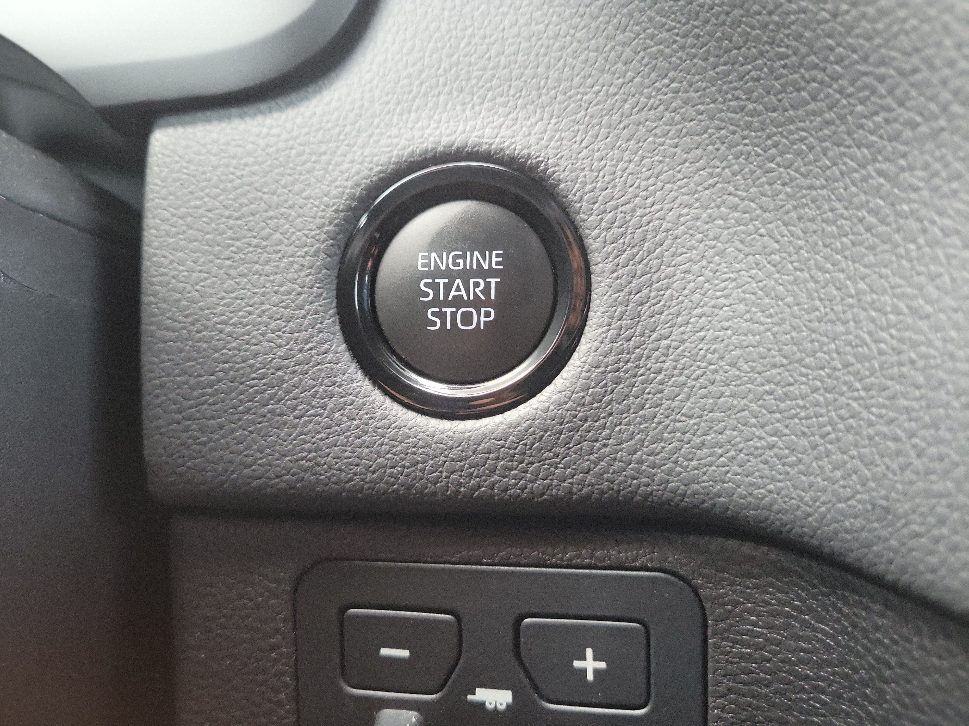 Certified 2025 Toyota Tundra Limited AWD/4WD image 30