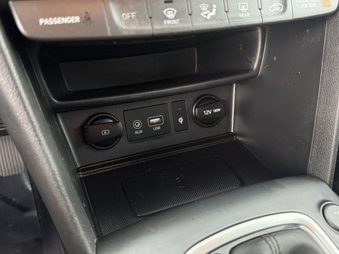 Used 2020 Hyundai Kona Limited AWD/4WD image 29