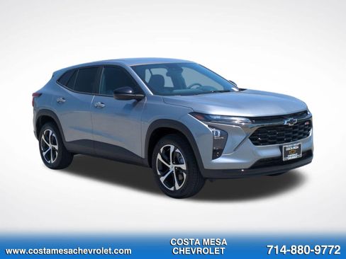 New 2026 Chevrolet Trax RS FWD image 3