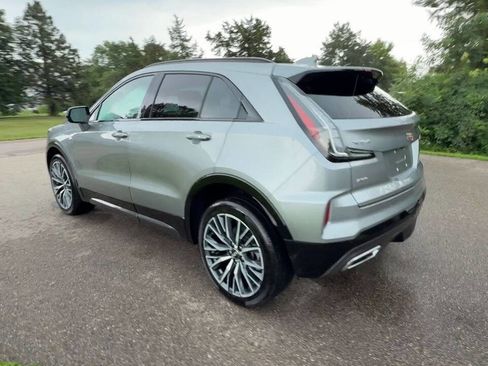 Used 2024 Cadillac XT4 Sport image 3