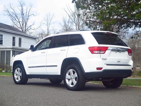 Used 2013 Jeep Grand Cherokee Laredo AWD/4WD image 3