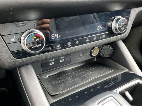 Used 2025 Mitsubishi Outlander SE FWD image 25