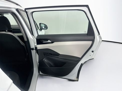 Used 2025 Volkswagen Taos S FWD image 30
