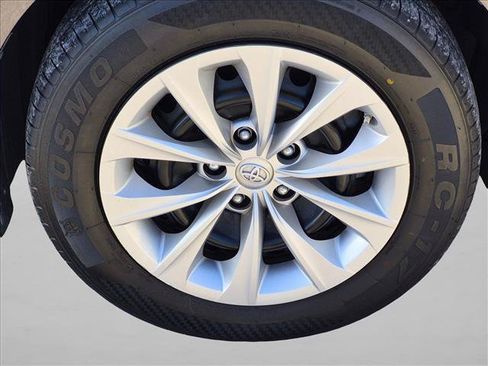 Used 2016 Toyota Camry LE FWD image 22