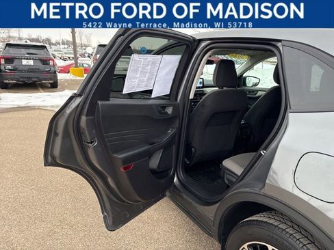 Certified 2022 Ford Escape SE w/ SE Sport Appearance Package image 33