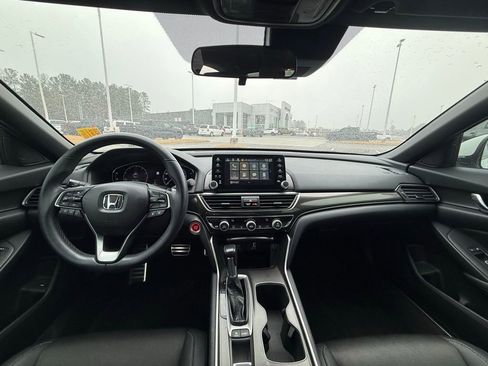 Used 2019 Honda Accord Sport image 12