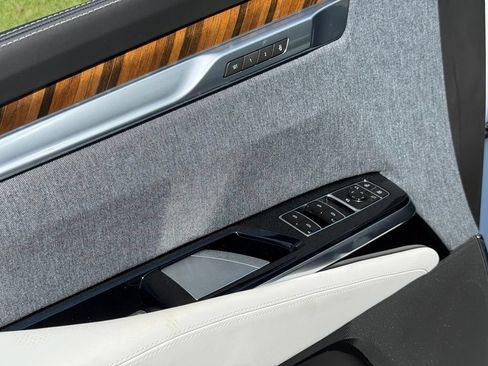 New 2026 Cadillac Escalade Platinum Luxury AWD/4WD image 17