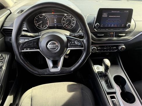 Used 2019 Nissan Altima 2.5 SV image 11