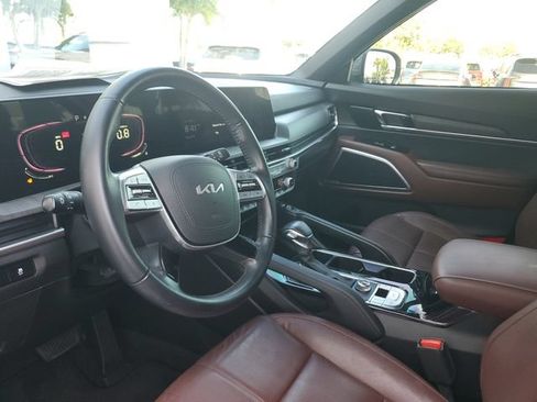 Certified 2023 Kia Telluride EX w/ EX Captain's Chair Package FWD image 22
