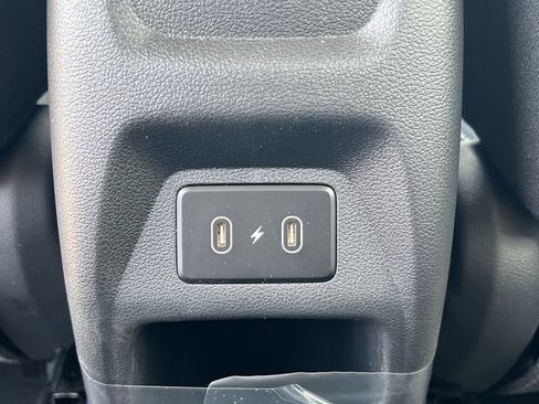 New 2026 Hyundai Venue SEL FWD image 32