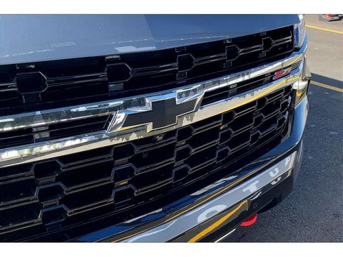 Used 2022 Chevrolet Suburban Z71 w/ Z71 Off-Road Package image 32