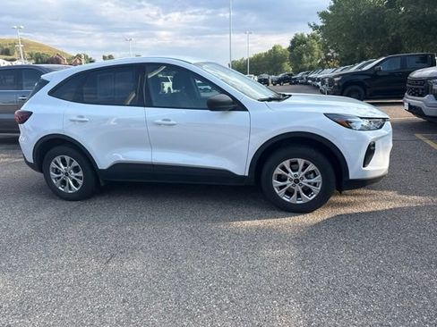 Used 2025 Ford Escape Active AWD/4WD image 2