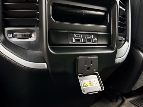 Used 2022 RAM 1500 Big Horn image 13