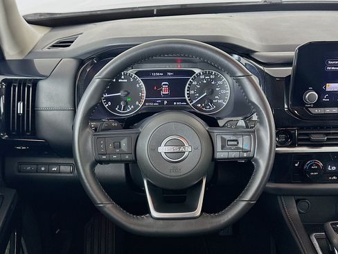 Used 2025 Nissan Pathfinder SV AWD/4WD image 18