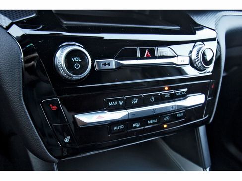 Used 2023 Ford Explorer ST-Line w/ Class IV Trailer Tow Package image 29