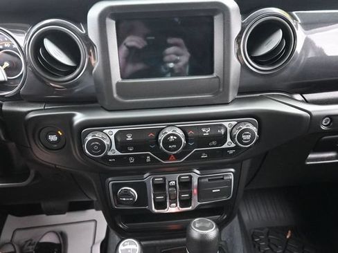 Used 2022 Jeep Wrangler Unlimited Sport AWD/4WD image 10