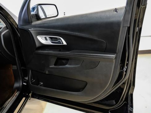 Used 2017 Chevrolet Equinox Premier w/ Enhanced Convenience Package image 40