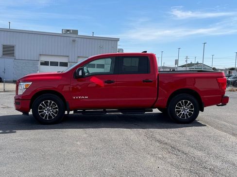 Used 2024 Nissan Titan SV w/ SV Convenience Package image 8
