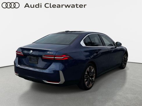 Used 2024 BMW 530i w/ Convenience Package RWD image 3