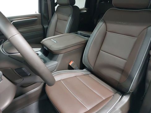 New 2026 GMC Sierra 3500 Denali w/ Denali Reserve Package image 15