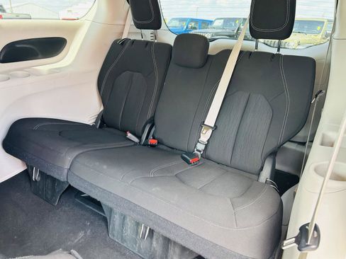 Used 2023 Chrysler Voyager LX FWD image 24