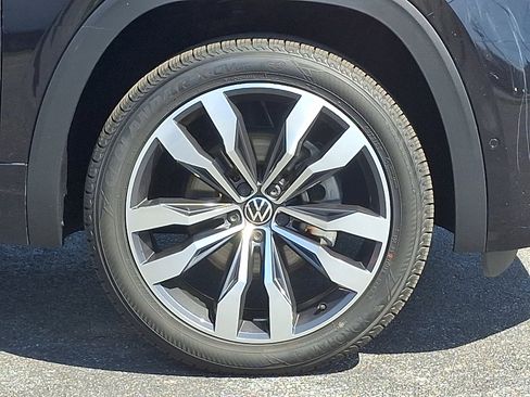 Used 2021 Volkswagen Atlas SEL Premium image 8