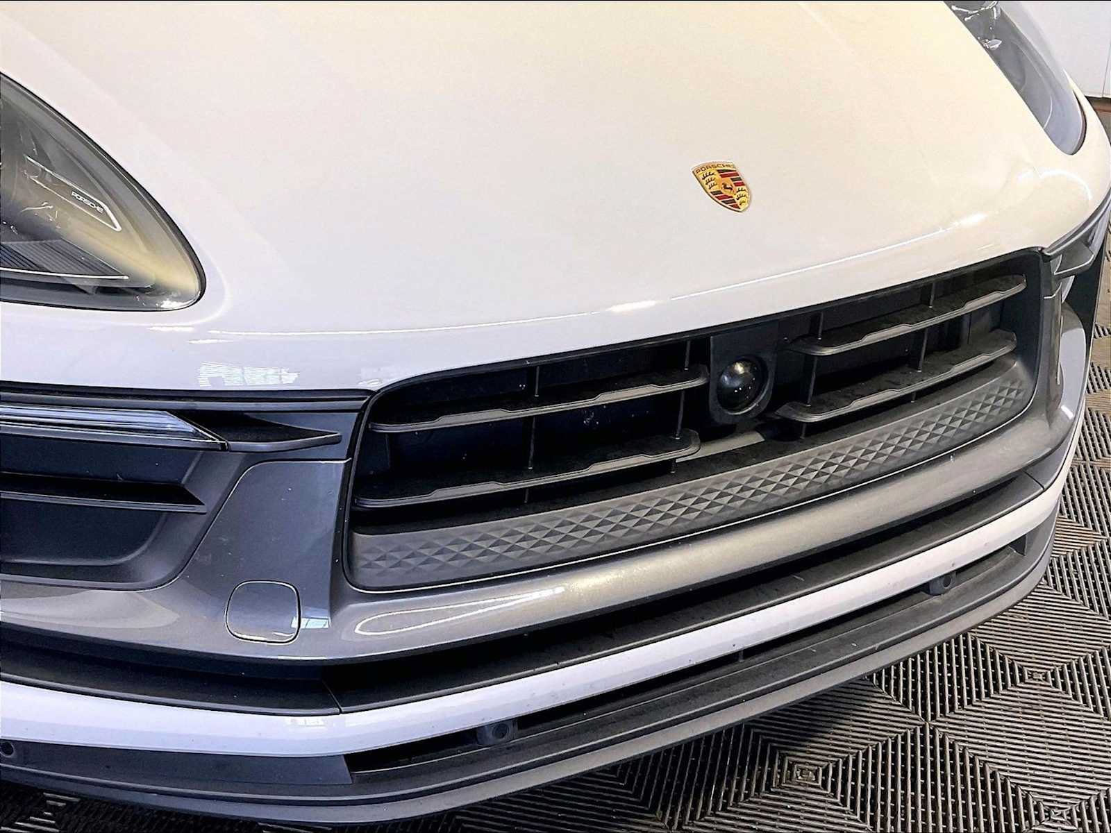 Certified 2025 Porsche Macan Turbo w/ Premium Package Plus AWD/4WD image 34
