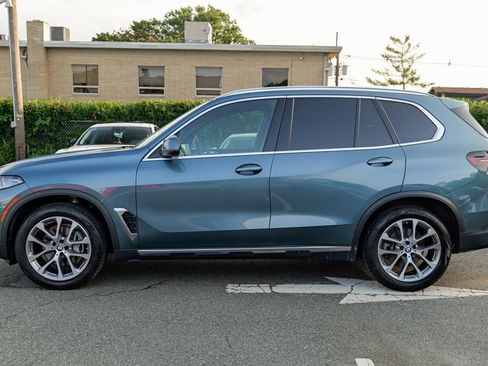 Used 2024 BMW X5 xDrive40i w/ Premium Package AWD/4WD image 4